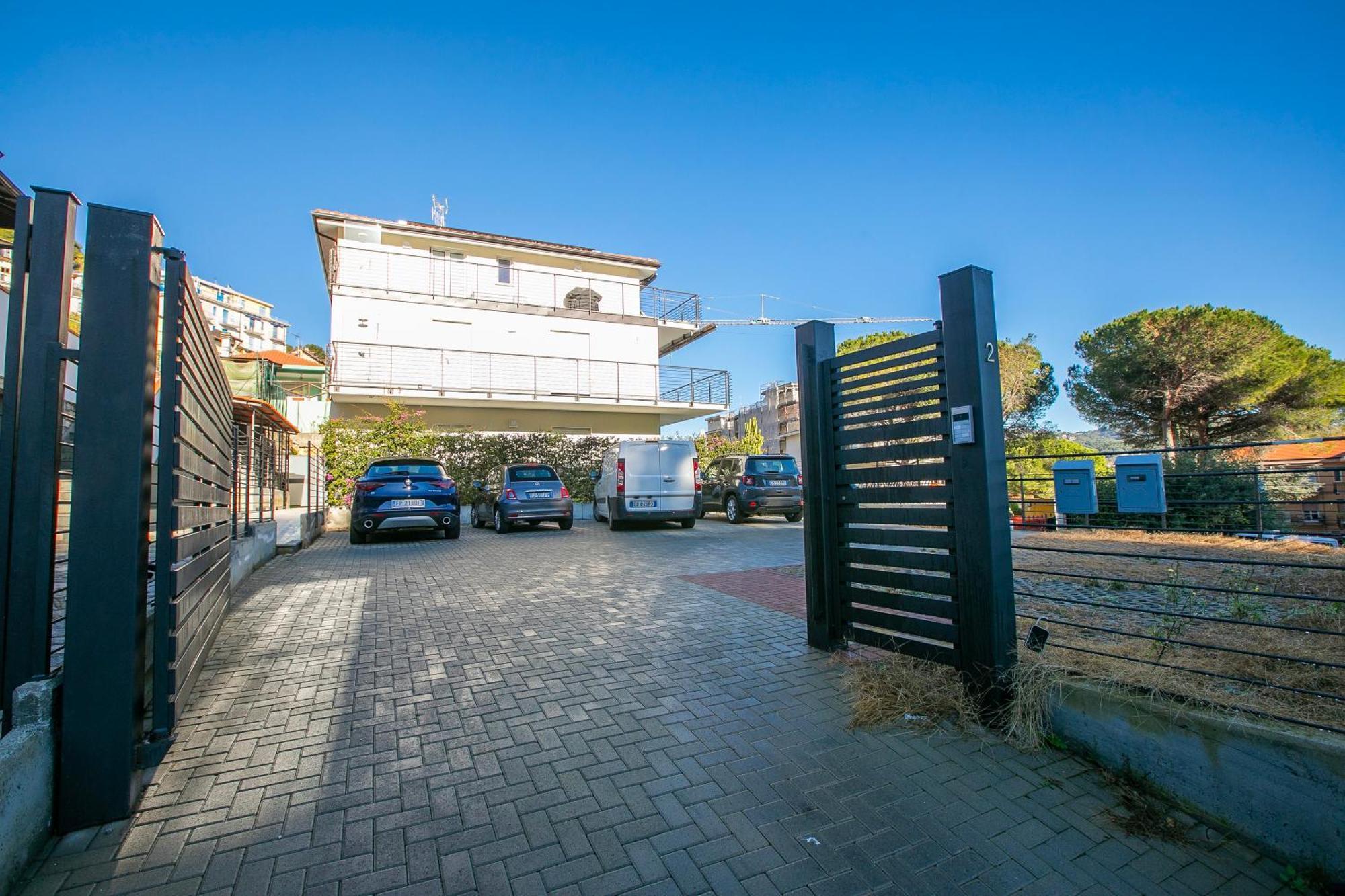 Beachy Vibes- 900M From The Beach - Happy Rentals Andora Exterior photo